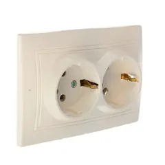 Socket with grounding 16 A 220 V