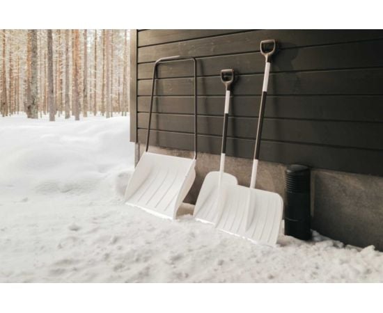 Лопата для снега Fiskars SnowXpert 1052521