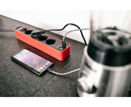 Удлинитель 4 Brennenstuhl 1,5м 2 USB выключатель красный черный