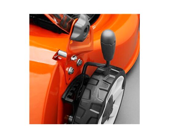 Gasoline lawn mower self-propelled Husqvarna LC 140S 1800W