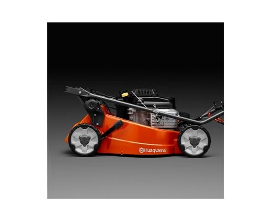 Бензиновая газонокосилка самоходная Husqvarna LC 153S 2400W
