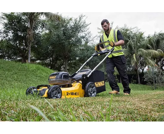 Cordless lawn mower DeWalt DCMW564P2-QW 18/36V
