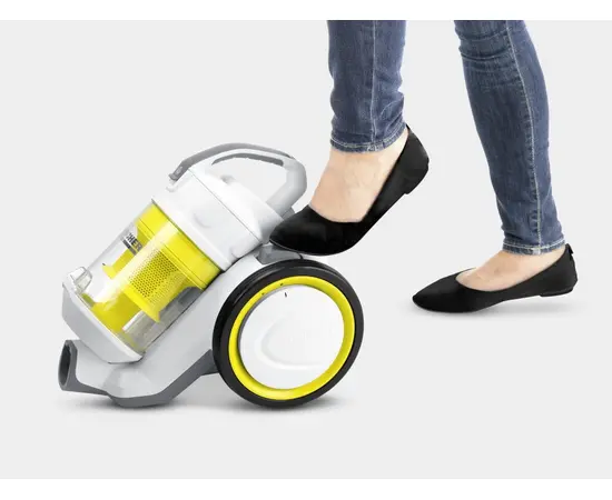 Пылесос для сухой уборки Karcher VC 3 Premium 700W