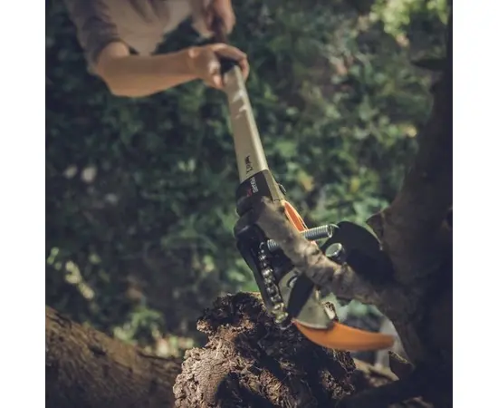 Секатор для дерева Fiskars UPX82 1023625 1650мм.