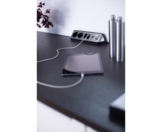 Удлинитель уголовой 4 Brennenstuhl 2м 2 USB серебро черный