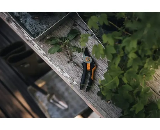Pruner Fiskars Solid P321