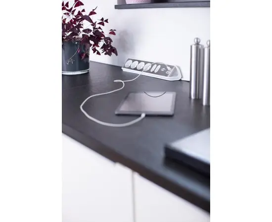 Удлинитель уголовой 6 Brennenstuhl 2м 2 USB серебро белый
