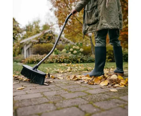 Ergonomic garden brush Fiskars 1077114