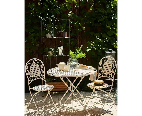 Metallic table and 2 chairs
