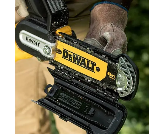 Мини пила акумулаторная DeWalt DCMPS520P1-QW