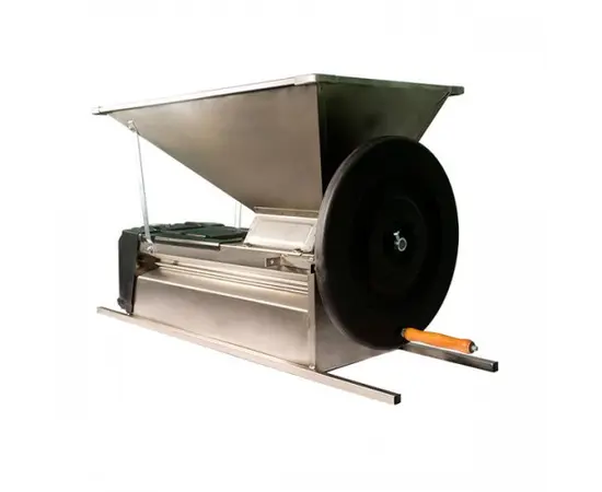 Mechanical grape crusher with comb separator Dmai