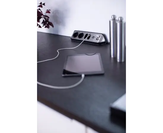 დამაგრძელებელი კუთხე 4 Brennenstuhl 2მ 2 USB ვერცხლისფერი შავი დამაგრძელებელი კუთხე 4 Brennenstuhl 2მ 2 USB ვერცხლისფერი შავი