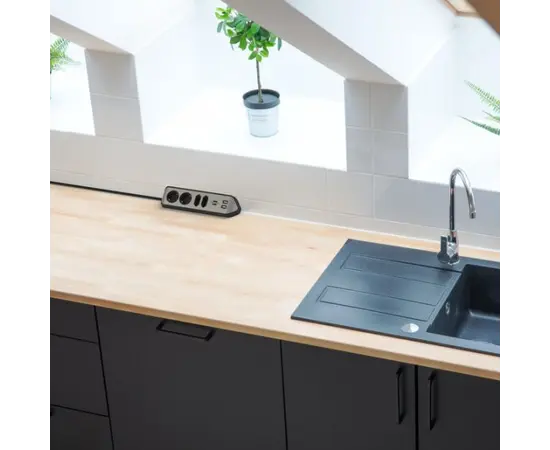 დამაგრძელებელი კუთხე 4 Brennenstuhl 2მ 2 USB ვერცხლისფერი შავი დამაგრძელებელი კუთხე 4 Brennenstuhl 2მ 2 USB ვერცხლისფერი შავი