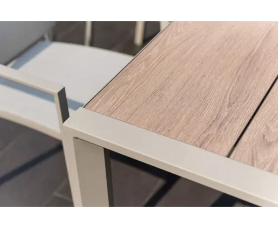 Table square Urbanite 90x90x75 cm