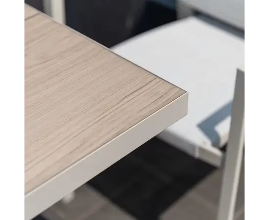 Table square Urbanite 64.1x64.1x76.5 cm