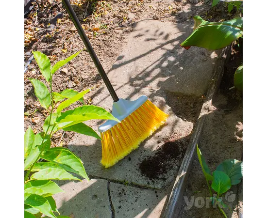 Веник с пластм ручкой York 120 см