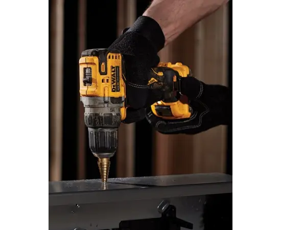 Аккумуляторный дрель-шуруповерт бесщеточная DeWalt DCD701D2-QW 12V