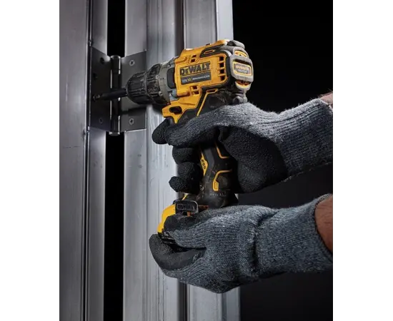 Аккумуляторный дрель-шуруповерт бесщеточная DeWalt DCD701D2-QW 12V
